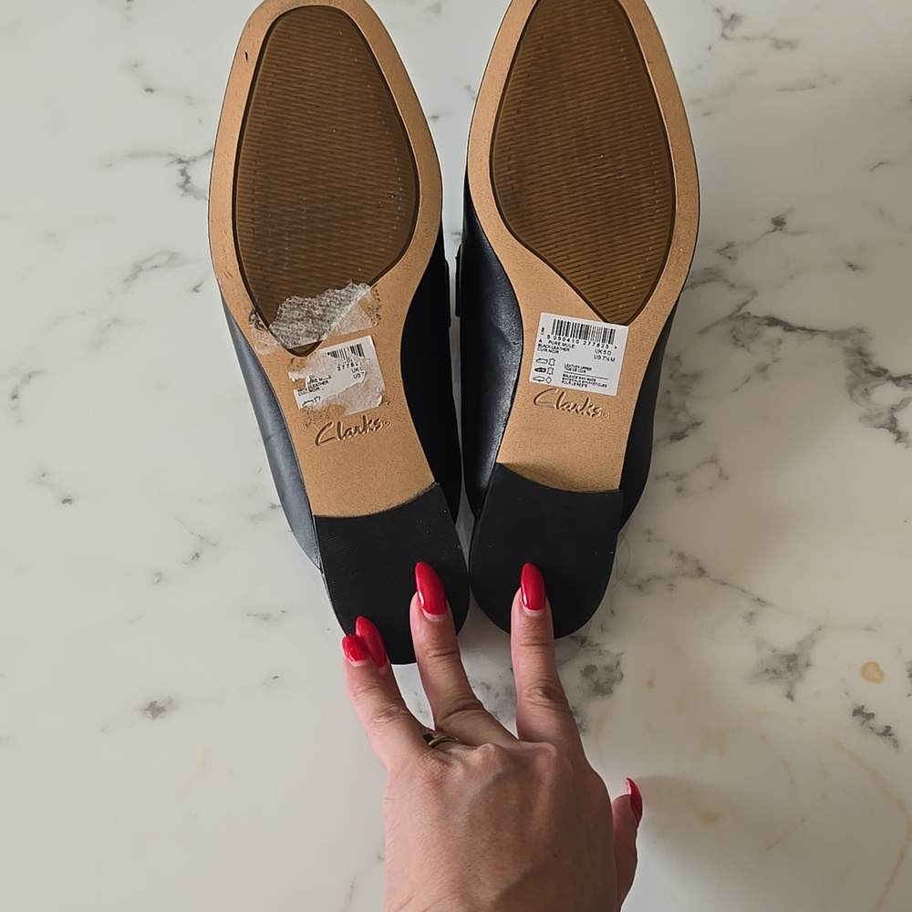 Clarks Pure Mule Black Leather Gold Studded Slip On Flats Cushion Soles Business - Picture 7 of 7